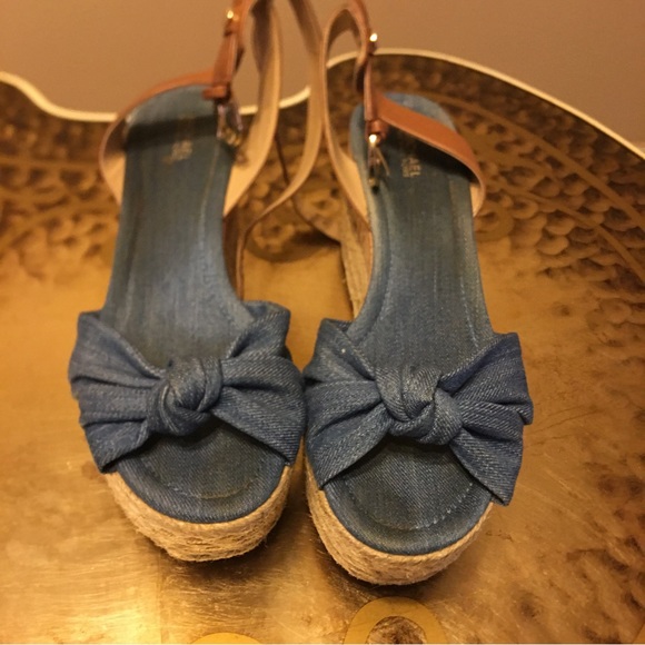 Michael Kors Platform Espadrille Wedge Shoe Sz. 8.5 - Picture 3 of 7